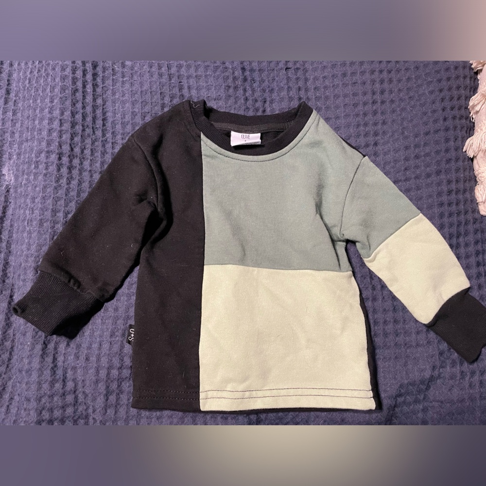 Olive & Scout sweatshirt
